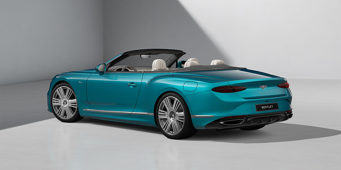 Gohm Sportwagen GmbH | Bentley Stuttgart Bentley Continental GTC Azure convertible steering wheel in Linen and Gravity Grey hides