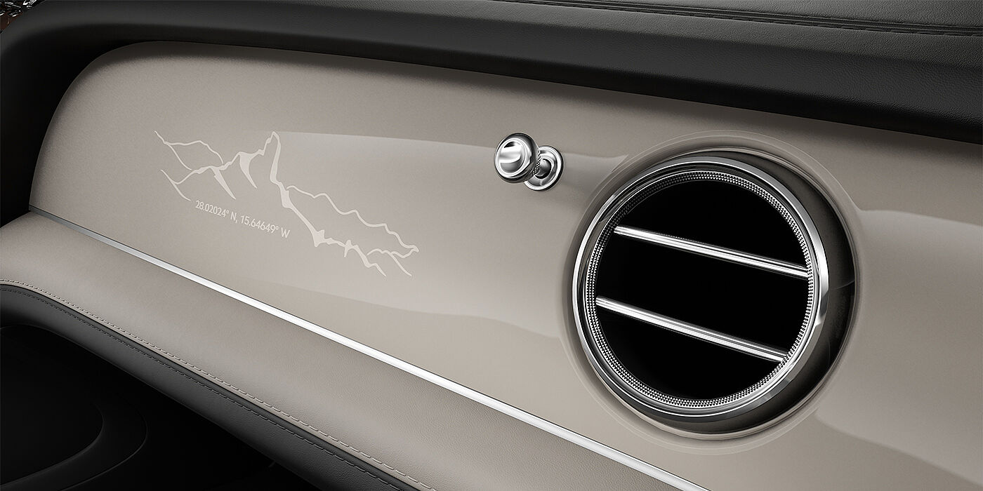 Gohm Sportwagen GmbH | Bentley Stuttgart Bentayga EWB Artenara Edition SUV Piano Linen veneer with Artenara inlay detail