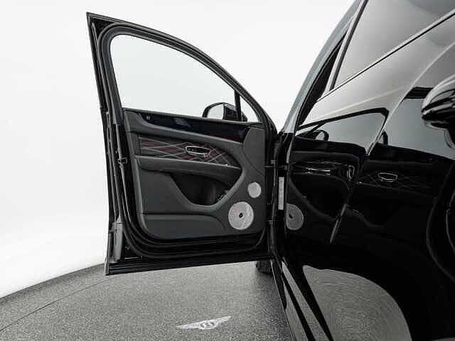 9:Bentley Bentayga EWB Mulliner V8, SUV, Ice over Black Crystal, Gohm Sportwagen GmbH | Bentley Stuttgart