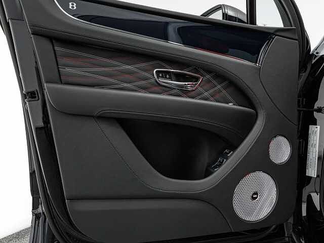 10:Bentley Bentayga EWB Mulliner V8, SUV, Ice over Black Crystal, Gohm Sportwagen GmbH | Bentley Stuttgart