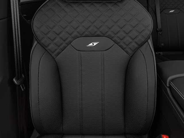 23:Bentley Bentayga S V8, SUV, British Racing Green IV Satin, Gohm Sportwagen GmbH | Bentley Stuttgart